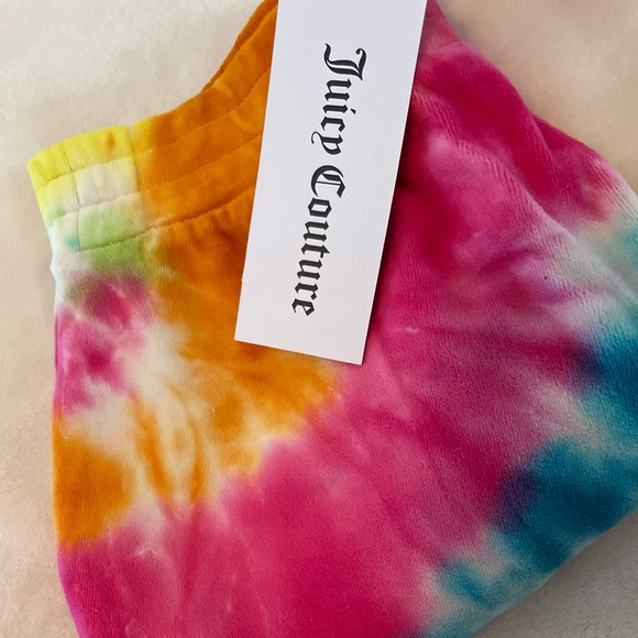 Juicy Couture Shorts - Picture 2 of 3